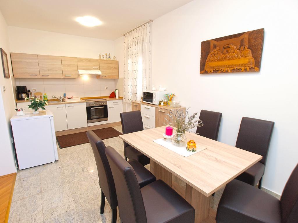 Apartment Mato 1424 Pula Extérieur photo